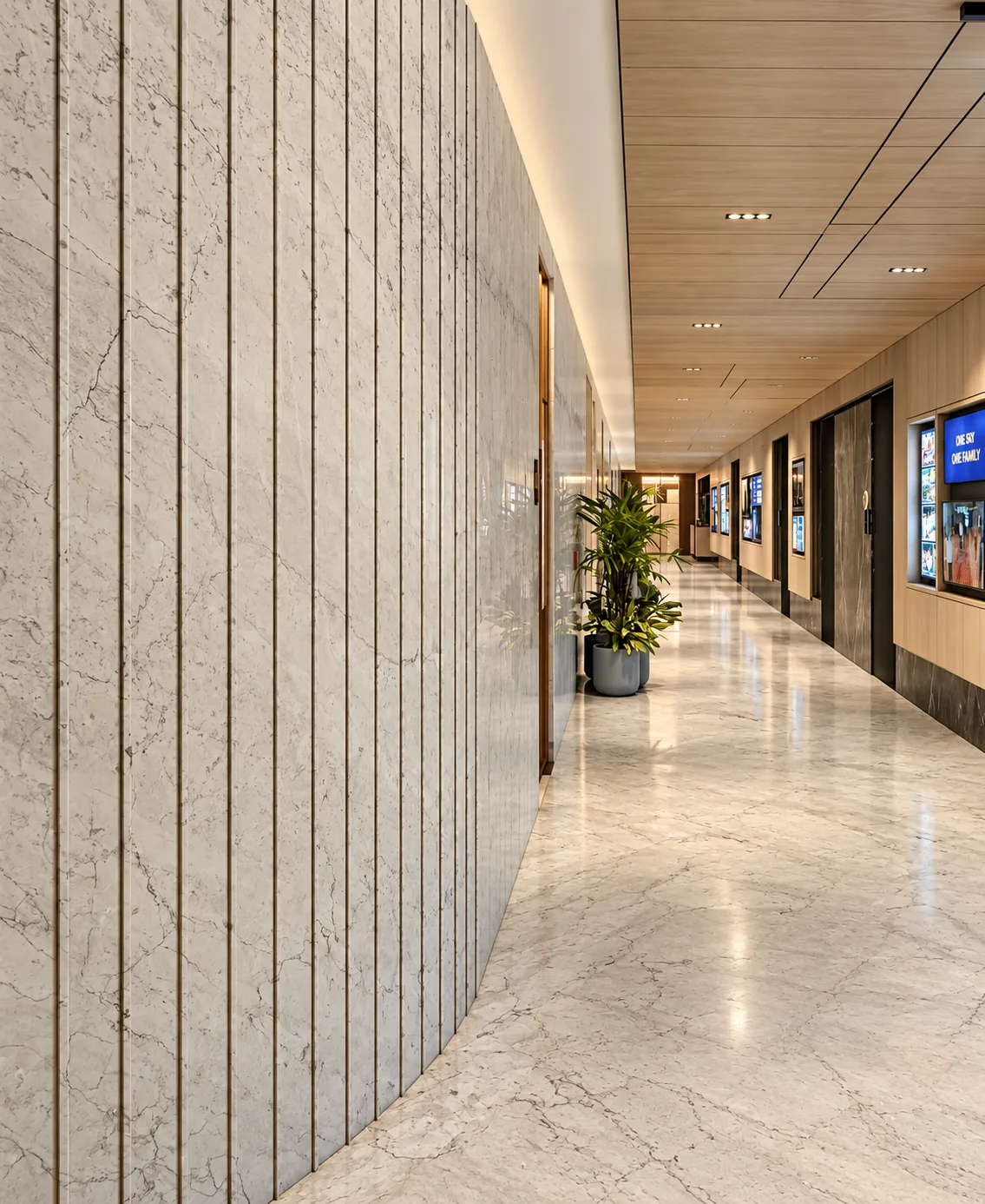 Shree Exports office, Ahmedabad: curved gallery corridor