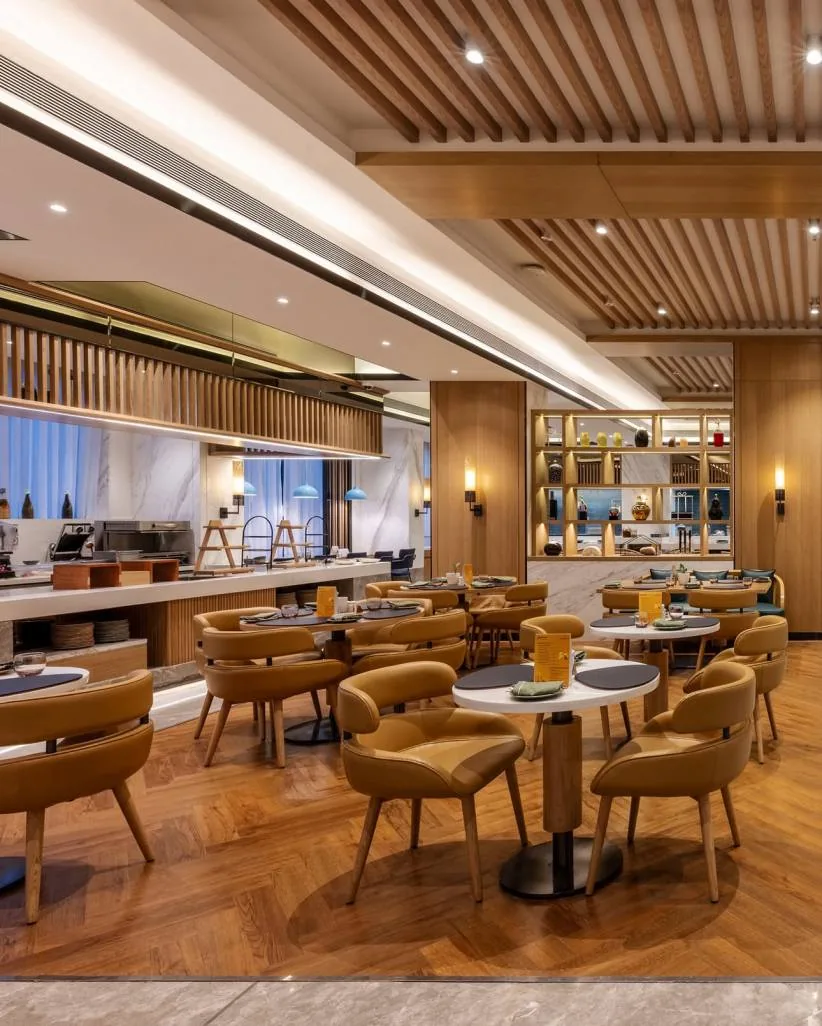 Restaurant, Uttarakhand: dining and live counters