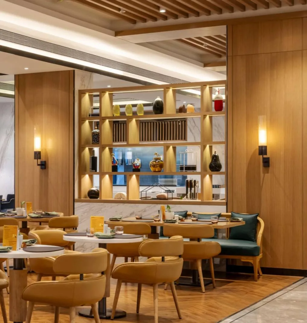Restaurant, Uttarakhand: dining with display shelving